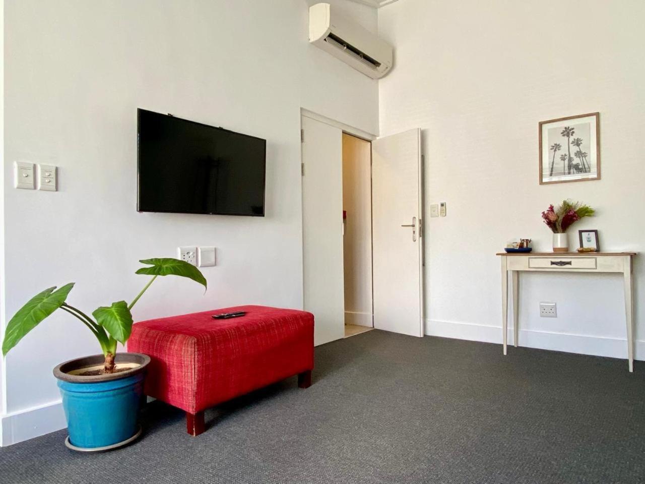 Hermanus Waterfront Apartment Номер фото